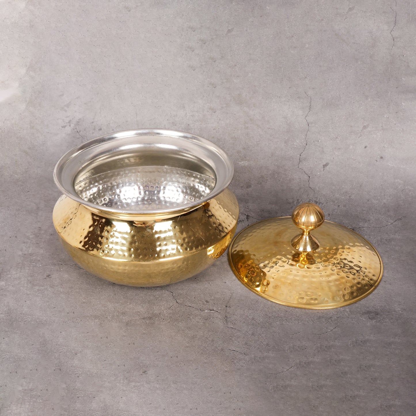 Brass hammerred degchi with lid